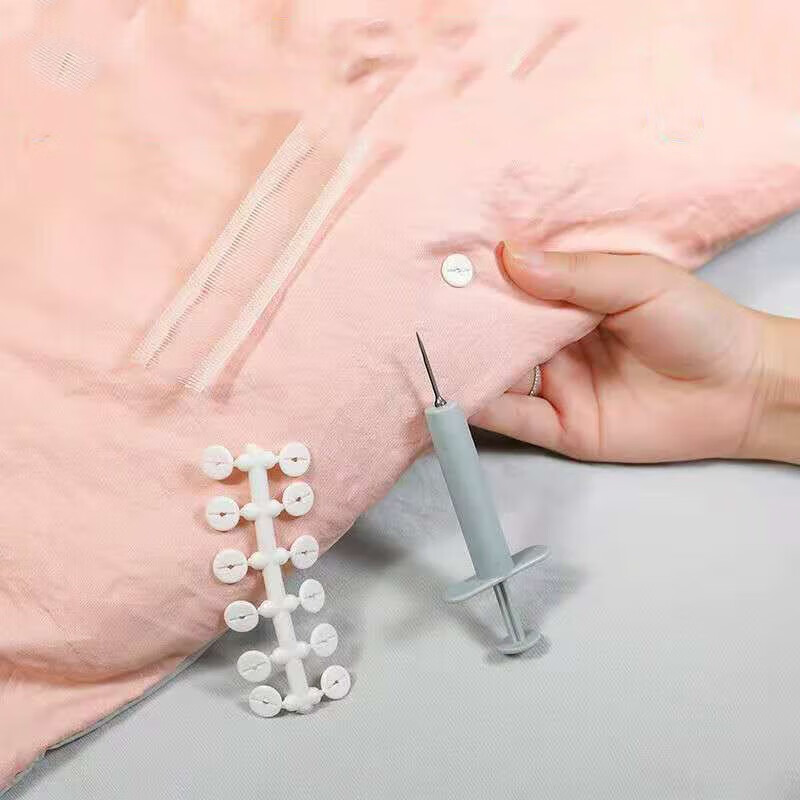 Jingxianju Quilt Fixer Sheet Quilt Cover No Nails No Needles Invisible Anti-Kick Quilt Buckle Anti-Kick Soft Glue Nails Quilt Anti-Slip 1 Needle Pusher + 96 Soft Cushions + 1200 Plastic Needles