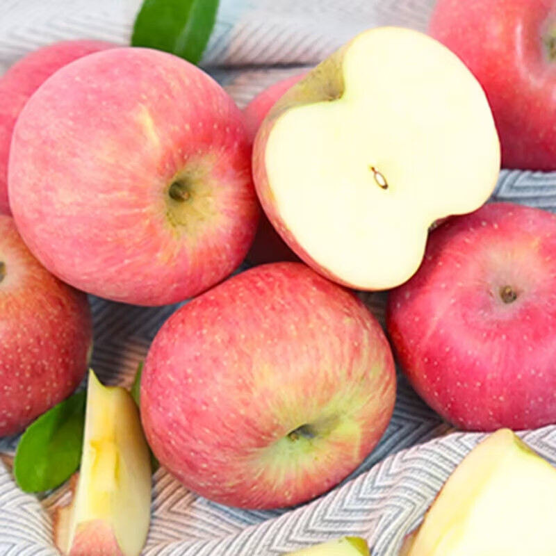 Luochuan Guangguo high-quality Fuji apples are crisp, sweet and delicious seasonal fruits fresh straight delivery 10 catties single fruit 70mm+ in box