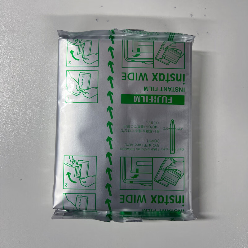 Fuji (FUJIFILM) Fuji Polaroid 300/400/210 wide white border photo paper 5-inch universal one-time imaging spot wide white border 10 sheets