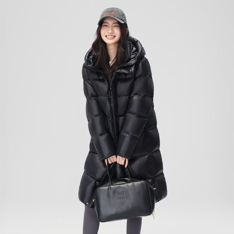 Flying in the Snow Obsidian Goose Down Cheng Yi recommends the new H version thickened hooded goose down jacket down jacket