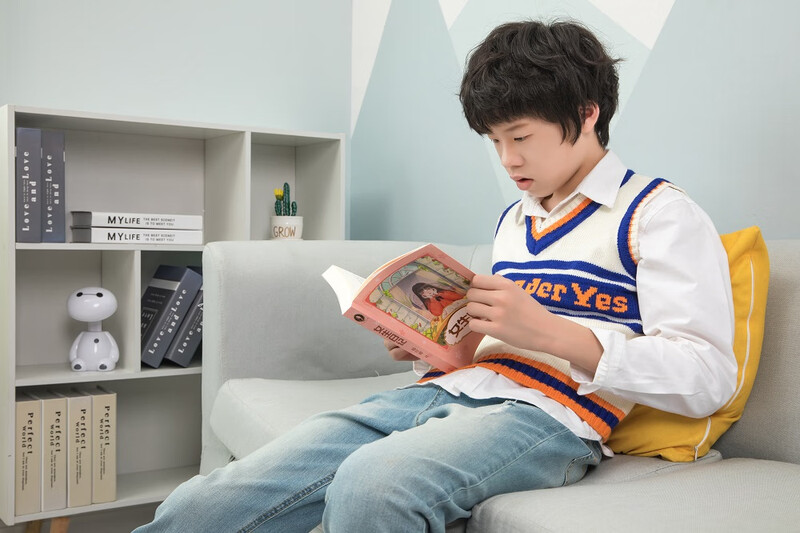 Diary of a Girl (new edition, a masterpiece by Hans Christian Andersen Award-nominated writer Yang Hongying, which directly faces the problems of adolescent girls and guides them to spend their sensitive and important time smoothly) Extracurricular Reading Reading Extracurricular Books