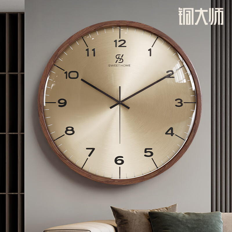 Copper Master 2025 new walnut solid wood wall clock light luxury high-end atmospheric wall clock living room restaurant home quartz clock 40CM-aluminum gold surface-silent movement