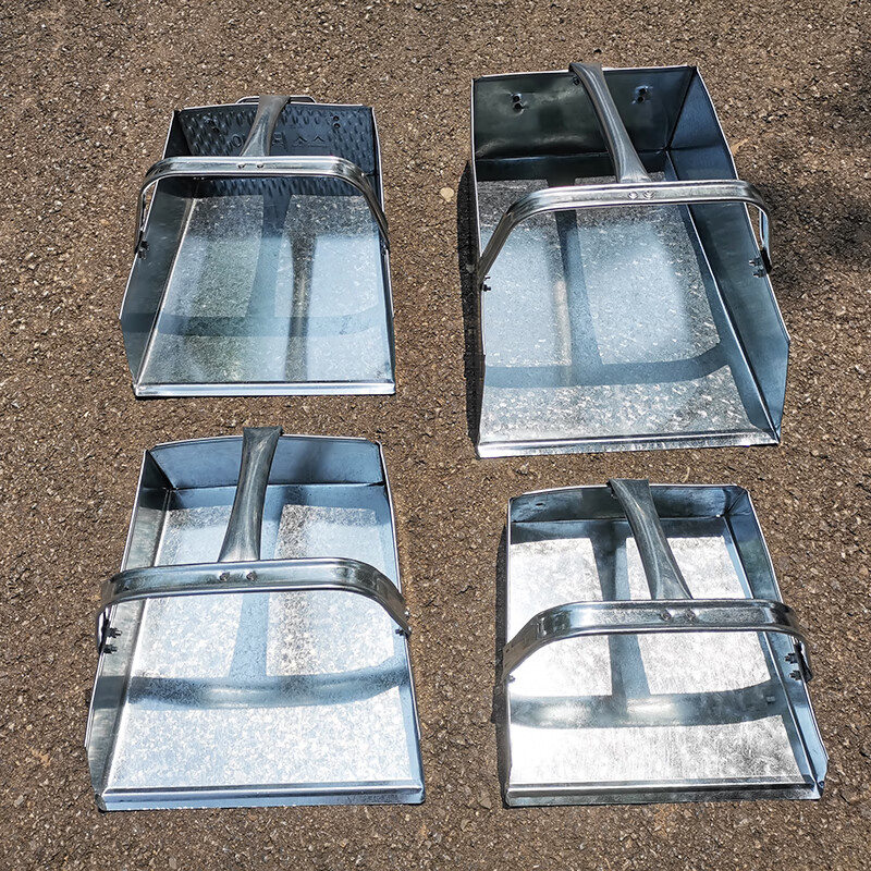 Jihuashi iron stamp 28-40cm factory iron dustpan bucket bucket agricultural dustpan garbage bucket stainless steel iron garbage shovel large flat garbage shovel - thickened version