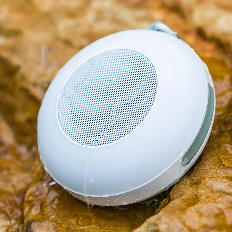 Ushandle Outdoor Mini Bluetooth Speaker Field Lighting Waterproof Ushandle Outdoor Mini Bluetooth Speaker Field Lighting Waterproof Radio Portable Card Subwoofer Small Sound X1