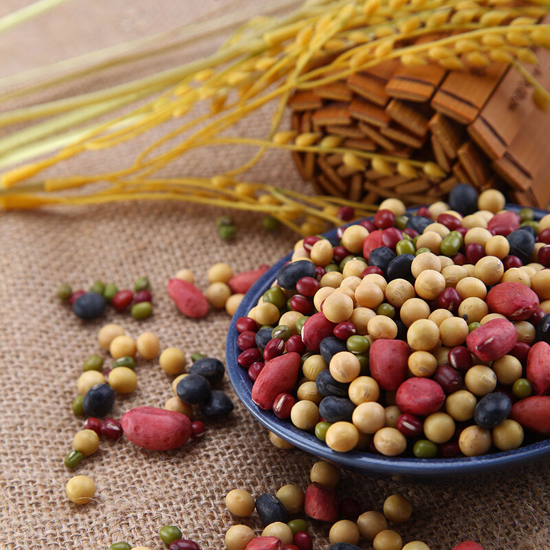 Tiandi Liangren organic soy milk beans 2.5 catties (soybeans, red beans, mung beans, black beans, red peanuts and other miscellaneous grains)