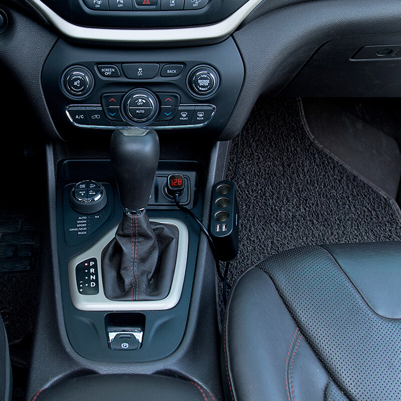 Along the Road (YANTU) Car Charger Super Fast Charging Car Charger Cigarette Lighter One to Three Dual USB Voltage Detection LED Black B08