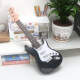 Jingqiao Kinder großer Größe spielt Jungen und Mädchen Simulation Ukulele Elektronische Gitarrenspielzeugmusik Anfänger Musikinstrument grenzüberschreitende A-Style Red E-Gitarre ~ String Induktion Lademodell