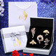 QUAMER high-end one-week brooch gift box set with exquisite feel and suit pin to prevent leakage. Brooch A style