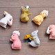Moran Nuoer Geschenksimulation Mini Tier Kaninchen Ornament Doll Cartoon Micro Landschaft süße Kaninchen Geschenkbox Süße Kaninchenverzierung Großer Wert Zwölf Kaninchen Family Porträt Porträt