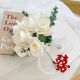 La novia del Dragon Boat Festival de Magic House sostiene flores y obtiene propuestas de bodas y obtiene un certificado de matrimonio y tiene flores y toma fotos y accesorios. Bouquet simulado de color de champán contiene flores [producto terminado]