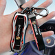 iOSN geeignet für Porsche Cayenne Key Cover Macan Automobil 911 Dekorative Paramela 718 Pack Taycan Shell Schnalle A-Stil-Rennstil [elegantes Weiß] + Armband Schnalle