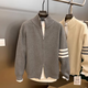 Yibo Sweater Cardigan Spring Men New Style Style Style Tendencia de tres barras Flower Cualvado Collar Sweater Chaqueta de suéter de punto