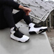 耐克（NIKE）Jordan Max Aura 2 黑白防滑耐磨缓震实战运动中帮复古篮球鞋 CK6636-107黑白 42 (265mm)