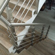 Huihao 304 Edelstahltreppe Handlauf Indoor -Terrasse Haus selbstinstallierte Säule Modernes einfaches Balkon Leitplanke 50 quadratische Röhrchen Schleifen Originalfarbe - Einsäule Gesamthöhe: 1050 mm - Standardmodell