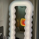 Smvp Strawberry Wave remplissage clair miroir à corps complet Memphis Miroir de style Miroir maison Internet Célébrité Miroir Miroir Sept Colors + Gradient Rainbow Light Wave Full-Body Mirror (U