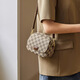 Mk Small Bag Damen 2025 Neue Mode gedruckte Frauen Crossbody Bag Leichte Luxus Textur kleiner runde Tasche vielseitige Schulter -Frauen -Tasche Khaki 18 cm lang, 9 cm dick, 15 cm hoch