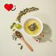 Ein Stück Papierblume handelt von Qingti Oolong Tee Obst Kamelien Früchte Kaltes Teeblatt Independent Dreieck Teebeutel kann kalt gebraut