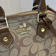I.T CKENGRT2024 Chinese Valentine's Autumn and Winter Fashion Classic Versatile High-quality Texture Shell Bag Niche Hand-Laundry Single Shoulder Crossbody Bag Women's Khaki Medium Bag