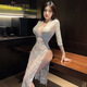 Manyan sexy Unterwäsche sexy Deep V Perspektive Retro -Spitze hoher Taille Schlitz Long Rock Nachthemd Anzug 9766 zufällig gesendet