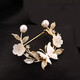 QUAMER gold store light luxury high-end floral butterfly mother-of-pearl brooch suit coat elegant corsage women's brooch