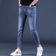 Kurentou Spring y verano Blue Jeans crujientes Pies delgados para hombres Small Foot 2025 New Stretch Men's Pants 9 Crispy Pants Men Q1048 Negro Crispy 30 2ft3
