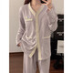 Pyjamas de fleurs violettes Elin Taro Light pour filles avec coton avec coussinets à la poitrine au printemps et automne, nouveau cardigan à manches longues pantalons de vêtements à la maison 9923 # Lettres à col