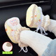 Midurs neugeborenes Baby im Herbst und Winter 0-1-Jährigen Jungen und Mädchen Cartoon Dicke Schuhe und Socken, die nicht von den Fersen fallen, und Samtfußschutz Baumwollschuhe 2 rosa Plüsch (Spitze Kaninchen-Weiß-Kaninchen) 11 Innenlänge 11 cm (s empfohlen auf 0-6 Monate))