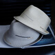 Tochino Japaner kurzer Kurzbrenner Casual Gentleman's Topper Hut wie Männer und Frauen britischer Sonnenschutzhut Falten Sie Jazz Strohhut Khaki Farbe einstellbar m (56-59 cm)
