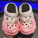 Zapatos de agujero de niñas lingli fuera del verano 2025 nuevas zapatillas de moda para niños de la playa de la playa de la planta mediana sandalias de la suela suave de los niños rosa 24
