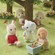 Familles sylvaniennes Version japonaise jumeaux de moutons jouant des cadeaux d'anniversaire de poupée de jouet de fille maison pour les enfants
