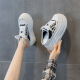 Belle 2025 Summer New Style Bag-toe Slippers para mujeres que usan pastel de esponja con suela gruesa y perezosa con delicados zapatos de mujer blancos y de alta gama M2575 beige 35