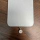 Blanc Double face 26 lettres anglaises Nom personnalisé Abréviation Téléphone mobile Plude Plude Pendre Idol Couple Pendant A [Port Port de charge] Type-C Interface de charge rapide (Envoyer une corde anti-perd)