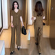 Kayoulai Mode Frauenkleidung Set Modischer und modischer Stil reduzieren weibliche kleine Menschen Sommer 80er Jahre Neue chinesische Plattenknopf Frauen Kaffee Set M Gewicht 85-100jin [Jin gleich 0,5 kg] Universelle Größe