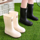 Mode Regenstiefel für Frauen mit mittlerer Röhre nicht rutschfeste wasserdichte Schuhe plus samtrische Regenstiefel Küche Arbeit vier Saison Gummischuhe überschuht Wasserstiefel weiß [flüdlos] 38