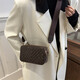 Fashion de la mode pour femmes Sac à bandoulière à un seul épaule Design haut de gamme de niche haut de gamme Diamant Broidered Small Square Sac 6215 Color Couleur de café