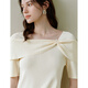 Inman Sweet Bow Thin Strick Pullover 2025 Sommer Frauen neuer französischer Kinkle One-Shoulder Kurzarm Beige M.