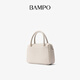 Украшение Banpo (Bampo) Первый слой Cowhide Small Boston Bag Counter Новая подлинная кожаная легкая роскошная рукавая ручная ручная сумка для ручной работы с однорубежной сумкой для женщин 520 Подарки Poria White 112