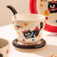 Cartoon cat holding coffee cup, lady's good-looking mug, latte cup, ceramic cup, household water cup, holding coffee cup + red edge saucer