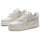 Nike (Nike) Chaussures décontractées pour les femmes 25 Nouvelles Air Force1 Force aérienne 1 Tenche et à la mode Chaussures blanches Activité étudiante Low Top Chaussures IB3881-001 / White / Green clair 35.5