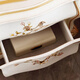 Dingbai French Palace Massive Holz Nachttisch Villa Großer Flachniveau Master-Bett Lounge Locker European Handgeschnitzte Nachttisch Off-White-Nachttisch [670*450*695 mm]