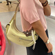 Dadong als süßer Weincrescent Moonbag Neues Kuhlatten-One-Shoulder-Crossbody-Tasche für Frauen, Handtasche für Frauen, Satteltasche, cremiger weißer Fleck