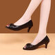 Huilijun High Talons pour les femmes 2025 Été Nouvelles sandales en cuir souple pour les femmes Summer Mid-Heel Slim Fashion Travail polyvalent de poisson bouche bouche à la bouche à l'origine blanc 34