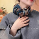 Seide und Wolle gemischt Retro Steigbügel Leder Square Schal für Frauen im Frühjahr und Sommer High-End Light Luxury Seidenschal CSQY Spaziergänge durch London Seidenschal JD [Mulberry Seidenwolle] Spaziergänge durch den Londoner Retro-Schal [65*65 cm] begrenzte Zeit plus exquisites Schal-Geschenkbox