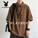 Playboy (PLAYBOY) Camisa retro americana de manga corta para hombre 2026 marca de moda de verano camisa de media manga suelta y versátil tops casuales Marrón M 100-120Jin Jin equivale a 0,5 kg