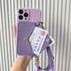 Quansu Purple Love Coin Brieftasche für Apple 15 Promax Mobile Hülle neue einfache Apple 14 Promax Crossbody 13 Vollpackungsgurt Lanyard Handheld Nische Frauen Drop-Sof-Sicht [Lila Love Coin Card Bag + Handle Seil + Crossbody Lanyard] iPhone15 Promax