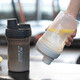
Lock Lock (LOCK/LOCK) plastic water cup shake cup fitness men's protein powder casual cup student portable exercise large capacity lemon cup [built-in stirring grid] dark black 880ml