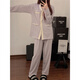 Pyjamas de fleurs violettes Elin Taro Light pour filles avec coton avec coussinets à la poitrine au printemps et automne, nouveau cardigan à manches longues pantalons de vêtements à la maison 9923 # Lettres à col