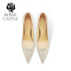 Chaussures de mariage de château de rose