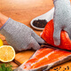 Gants de coupe solide et solide Niveau de protection du travail 5 Coupe anti-couteau et coups de poignard en acier inoxydable Protection de travail des gants de fer résistant à l'usure