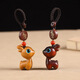 Jingyuan Pavilion jusqu'à Ping'an Santalwood Deer Keychain Car Pendant Couple Couple de téléphone mobile Chaîne suspendue Décoration Hanging Yilu [Ping'an] Barbie Sandalwood - Modèle de trèfle